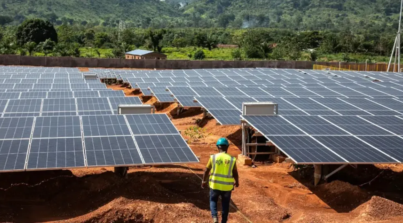 FMO and AfDB’s SEFA Commit €17.2 Million to Dédougou Solaire’s 18 MW Solar Plant in Burkina Faso